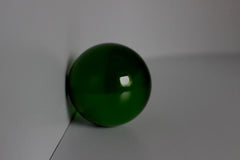 Glazen donker groene bol met diameter 200 mm.