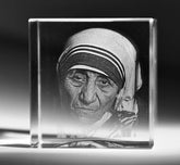 Glazen Kubus Gegraveerd 3D-Moeder Teresa-60 mm